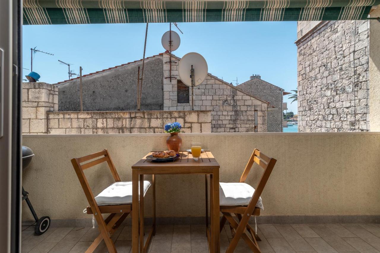 Apartment Bruno Трогир Екстериор снимка