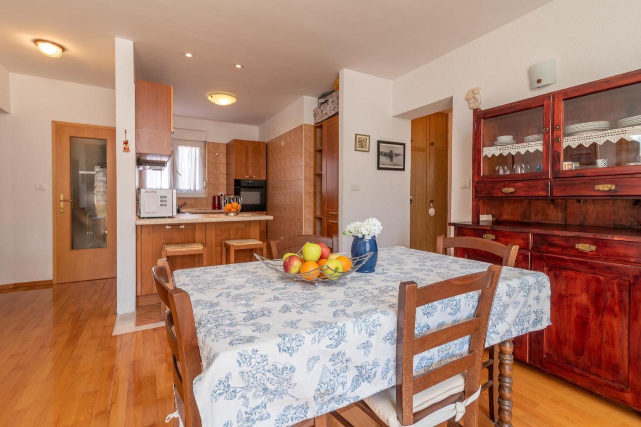 Apartment Bruno Трогир Екстериор снимка