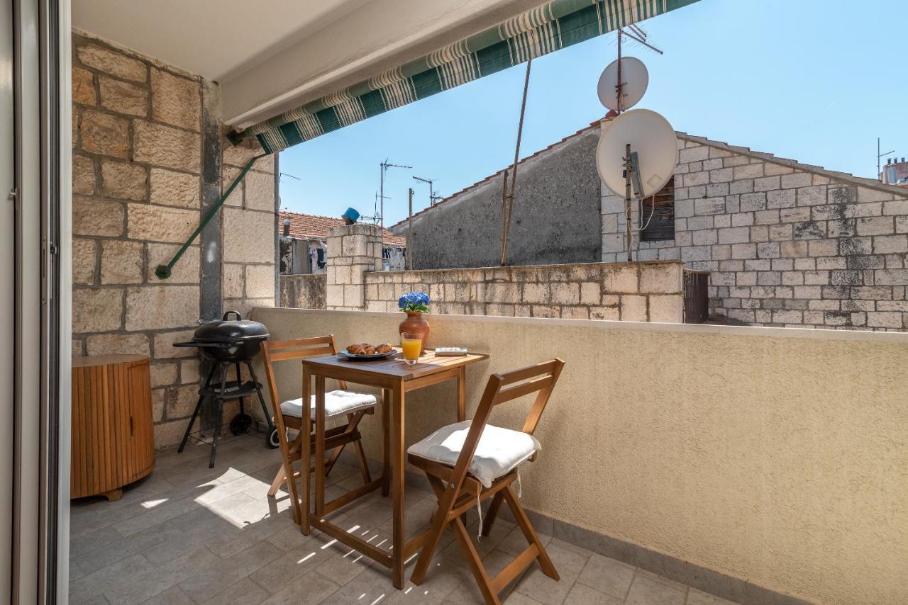 Apartment Bruno Трогир Екстериор снимка